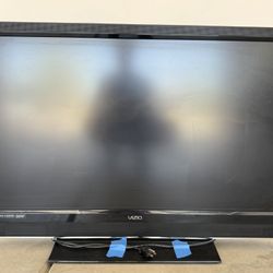 48” Vizio TV w/remote 
