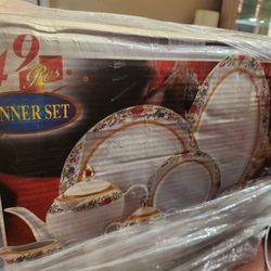 Brand New Casati 49 Piece Dinnerset 90s New