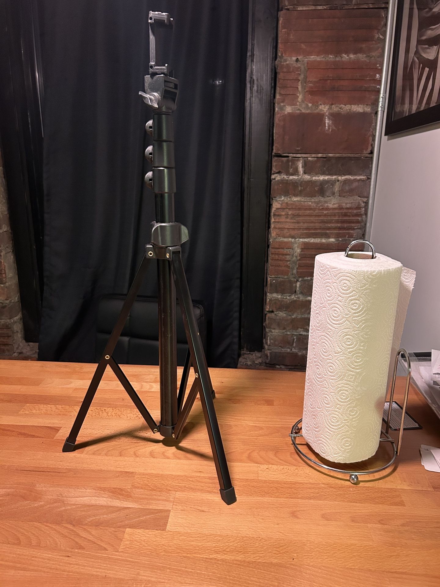 Adjustable Smartphone Tripod Stand – Extendable & Lightweight