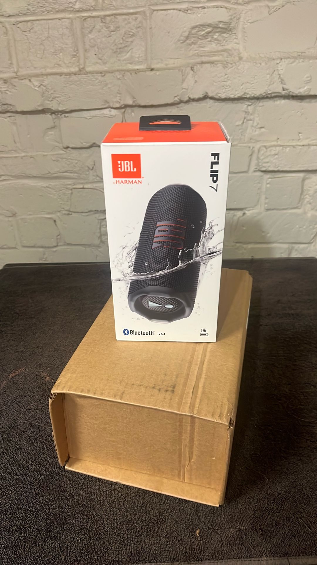 JBL Flip 7 Sealed Box Portable Bluetooth Speaker 