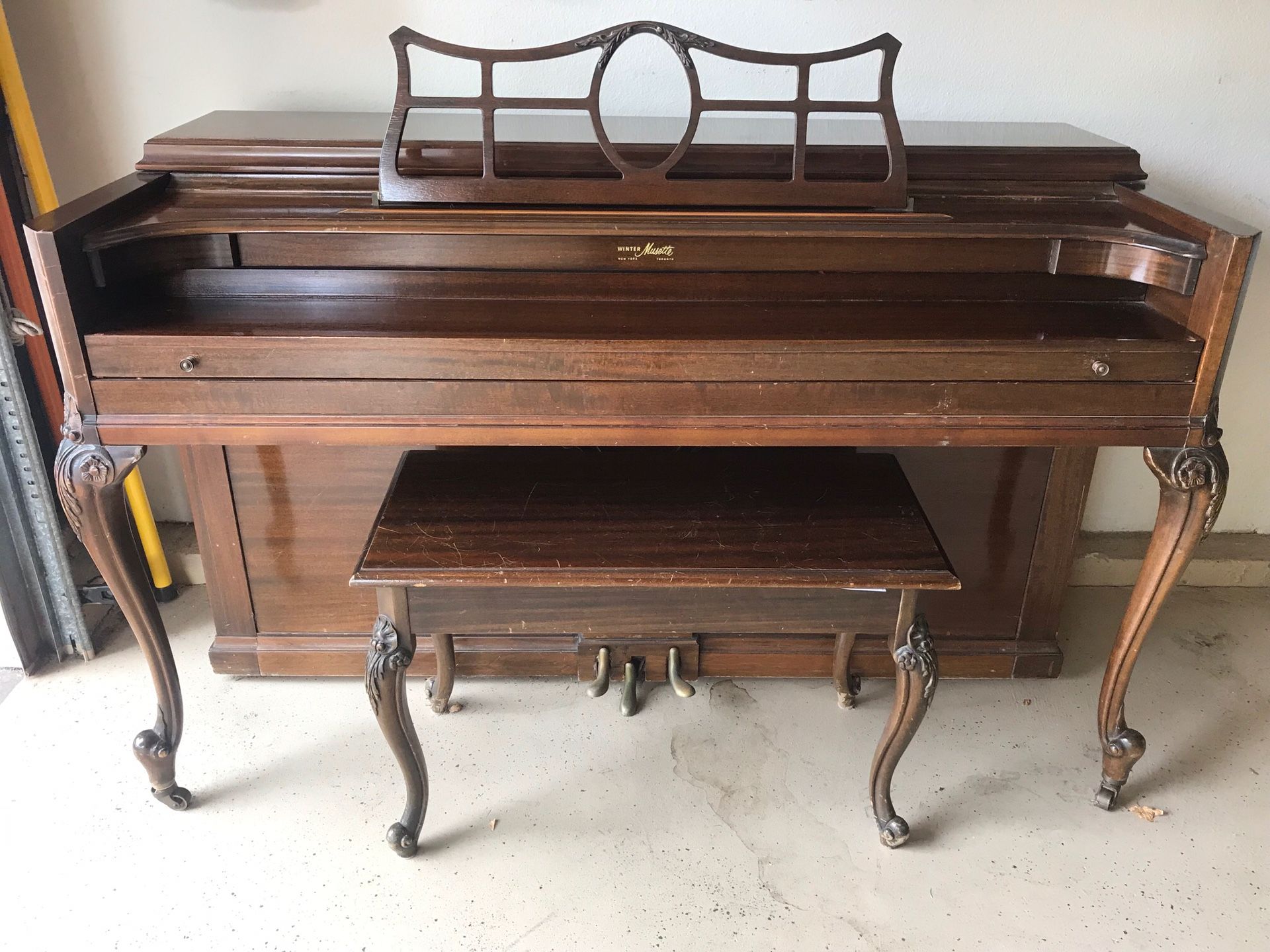 Winter upright piano deals