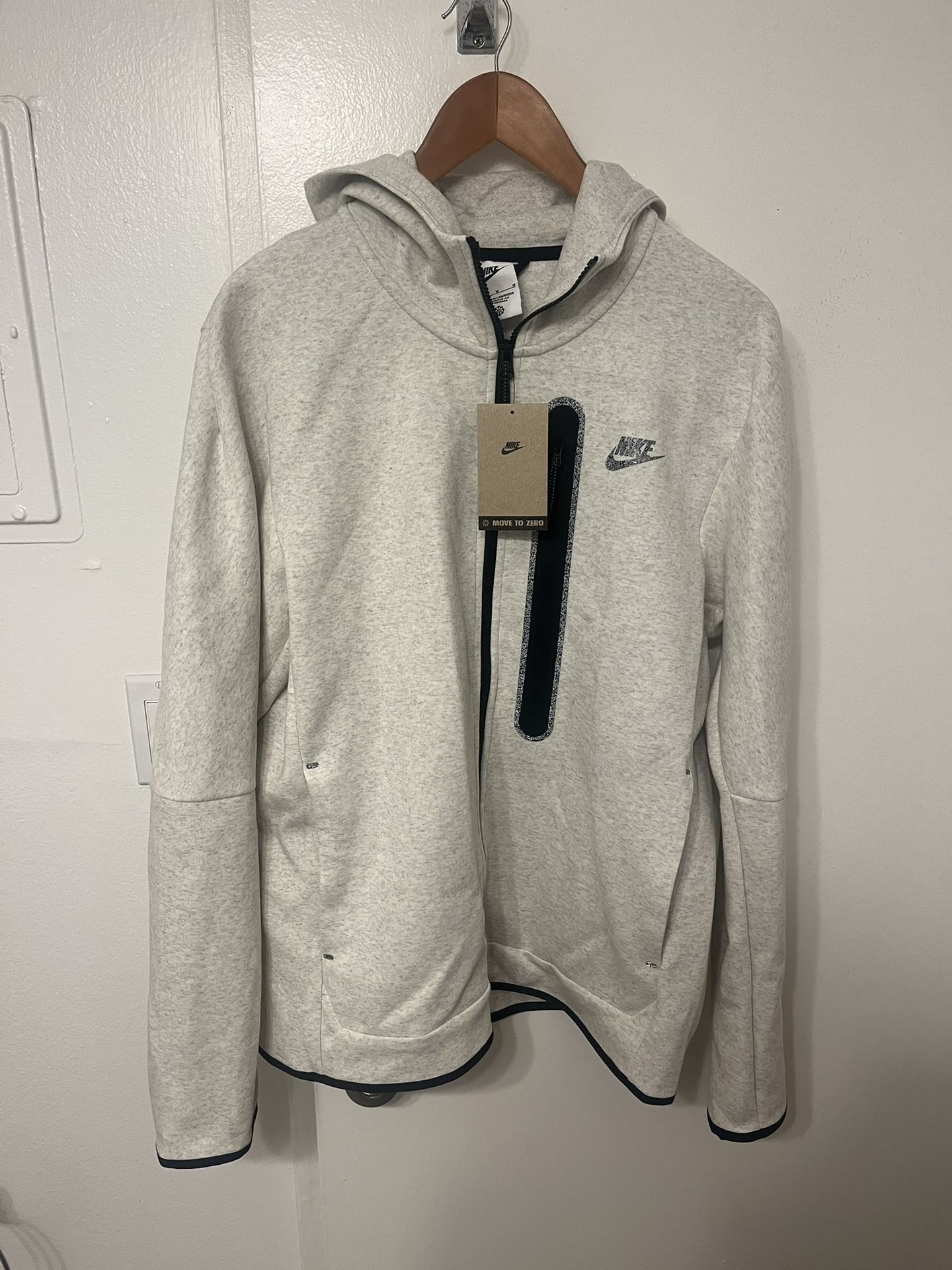 Nike Tech Fleece Zip Up Men’s Size Medium Posted