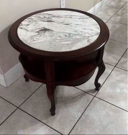 Vintage Circular Lane Marble Top Table 27.5” in diameter 22”H