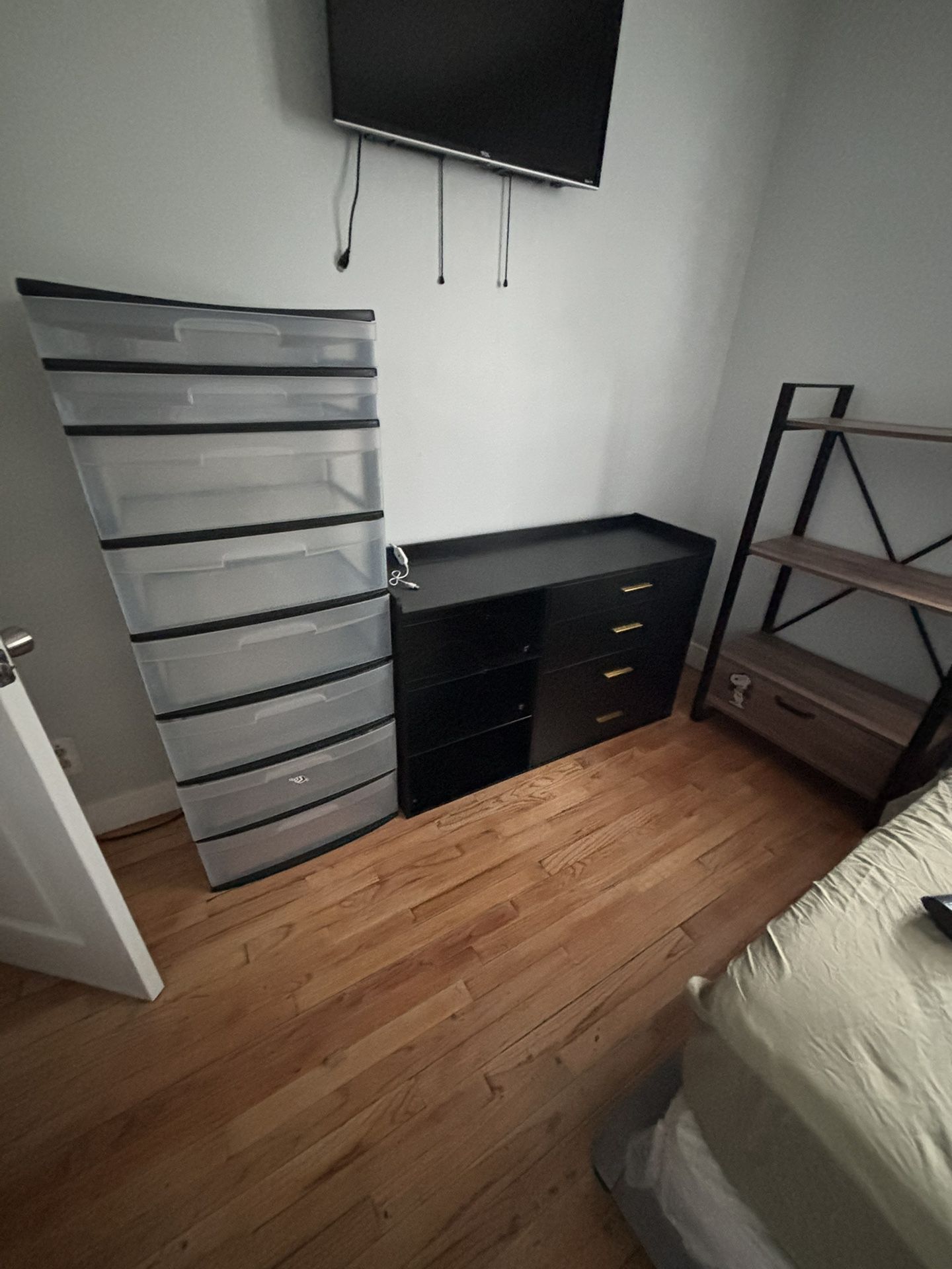 Drawers And Stand Shelving 