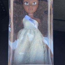 Dolls For Sale Large Size New In The Box 30$ Each 