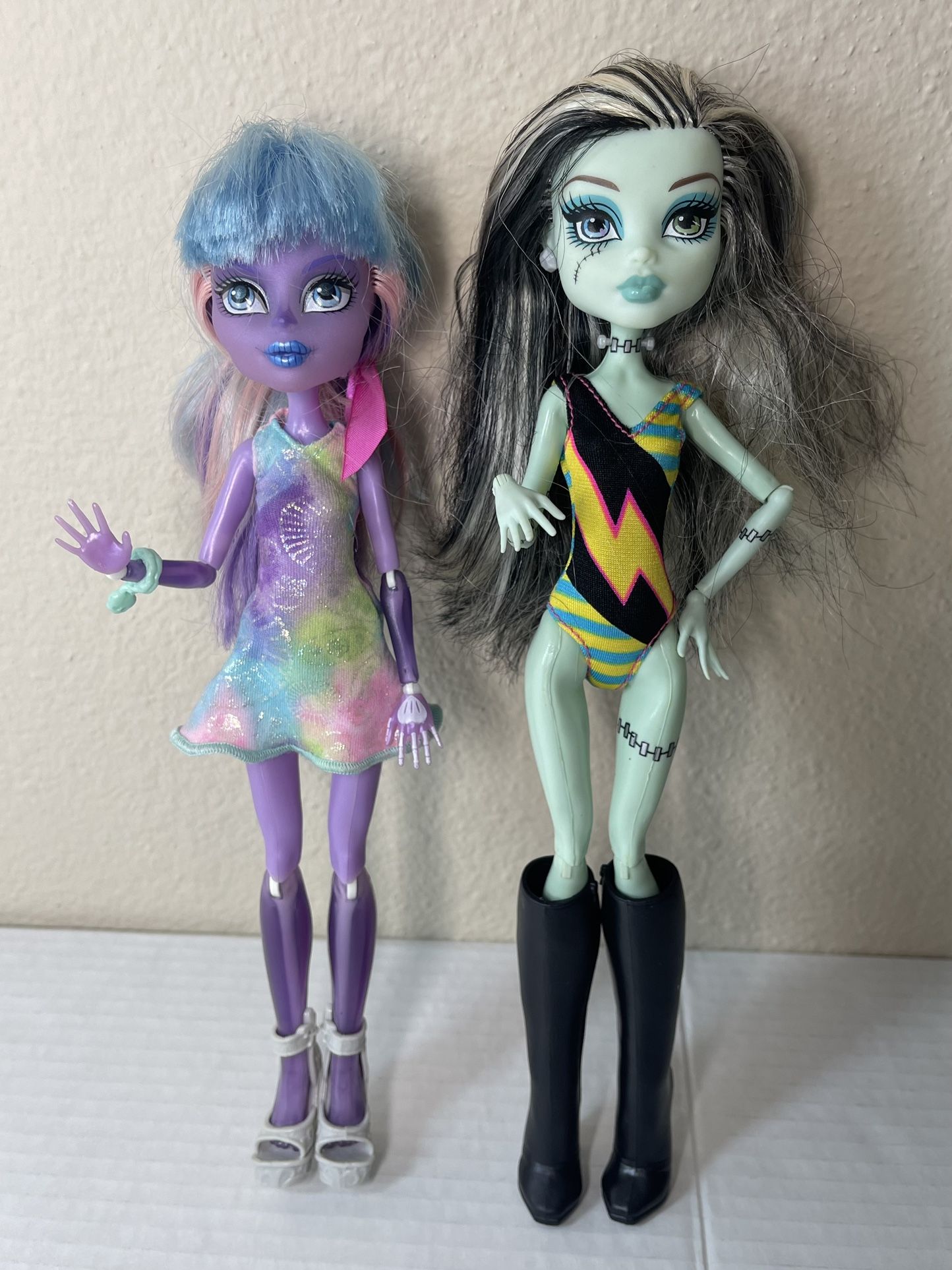 Lot Of 2 : Monster High River Styxx & Frankie Stein Gloom Beach Doll