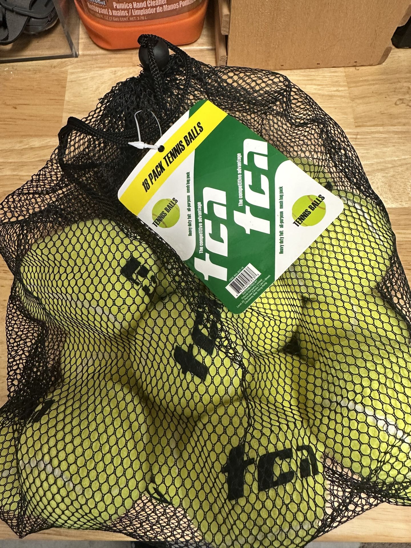 18 Pack Tennis Balls
