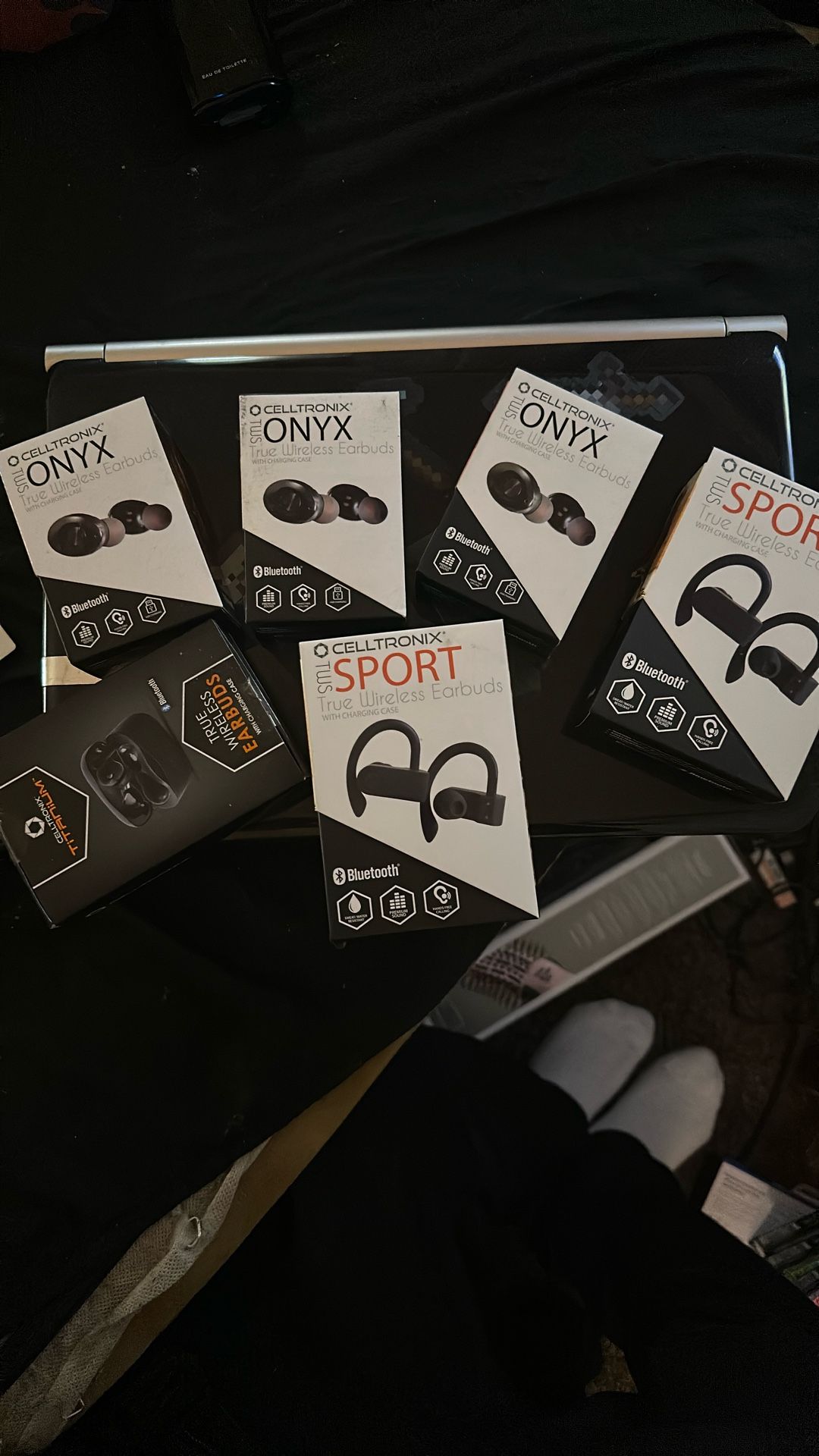 Onyx Wireless Earbuds
