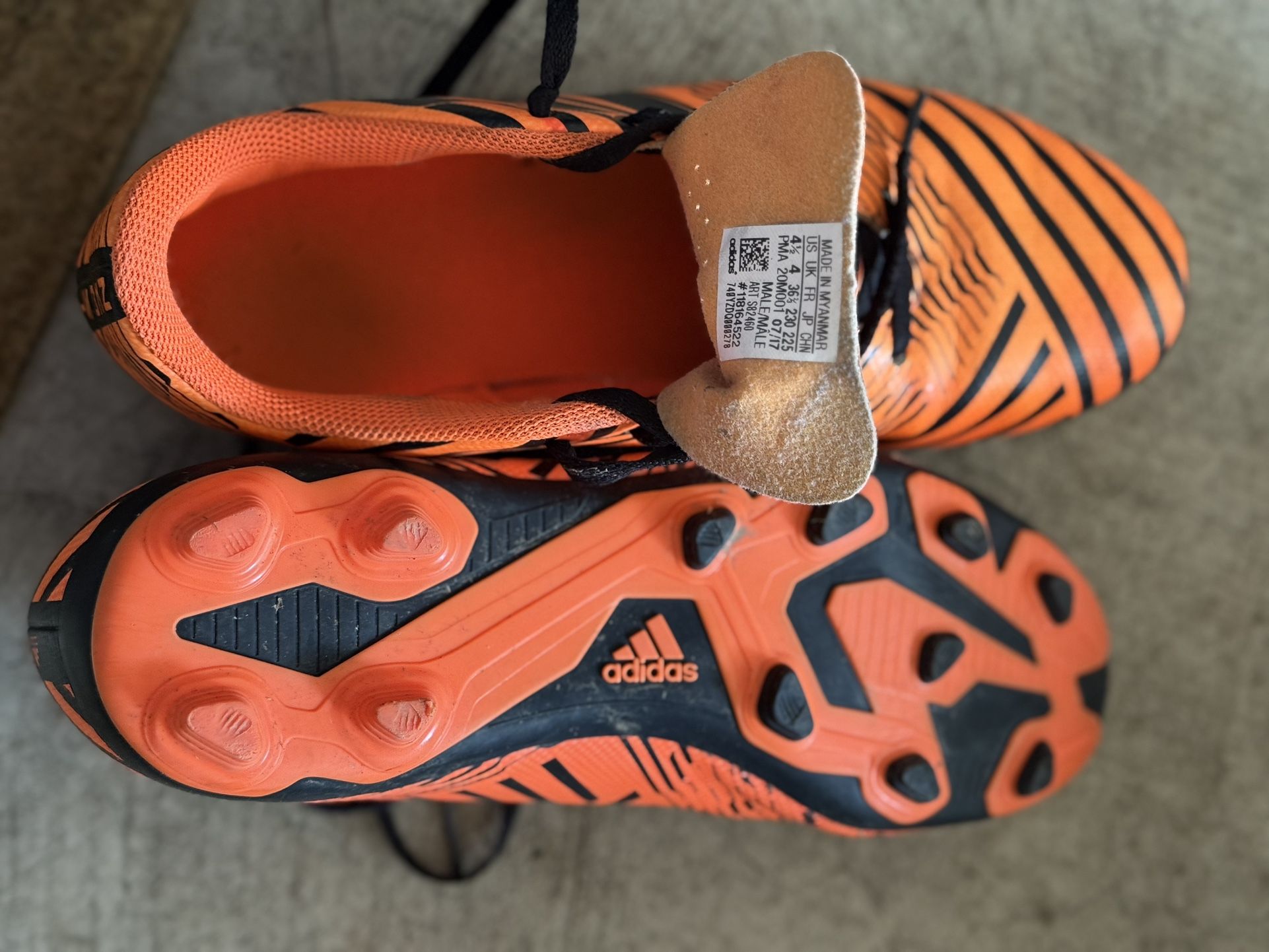 Soccer’s Cleats Size 4,5 Adidas
