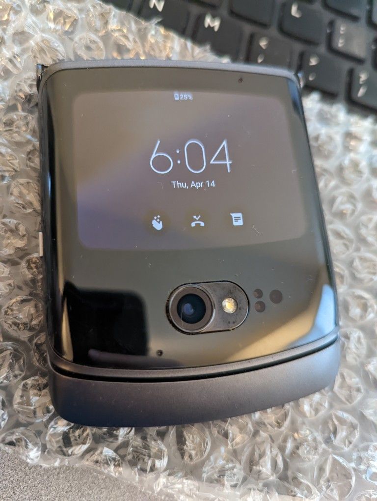 Tmobile/metro pcs Motorola Moto Razr 5g 256gb FLIP Phone