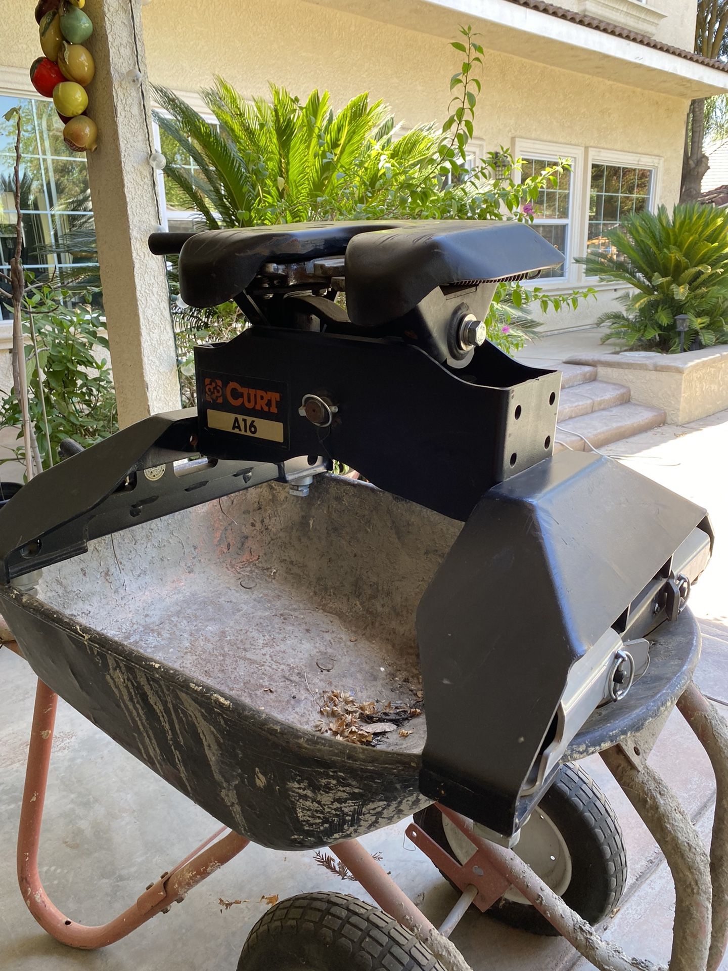Curt 5th Wheel Trailer Hitch 