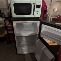 Refrigerator Microwave 
