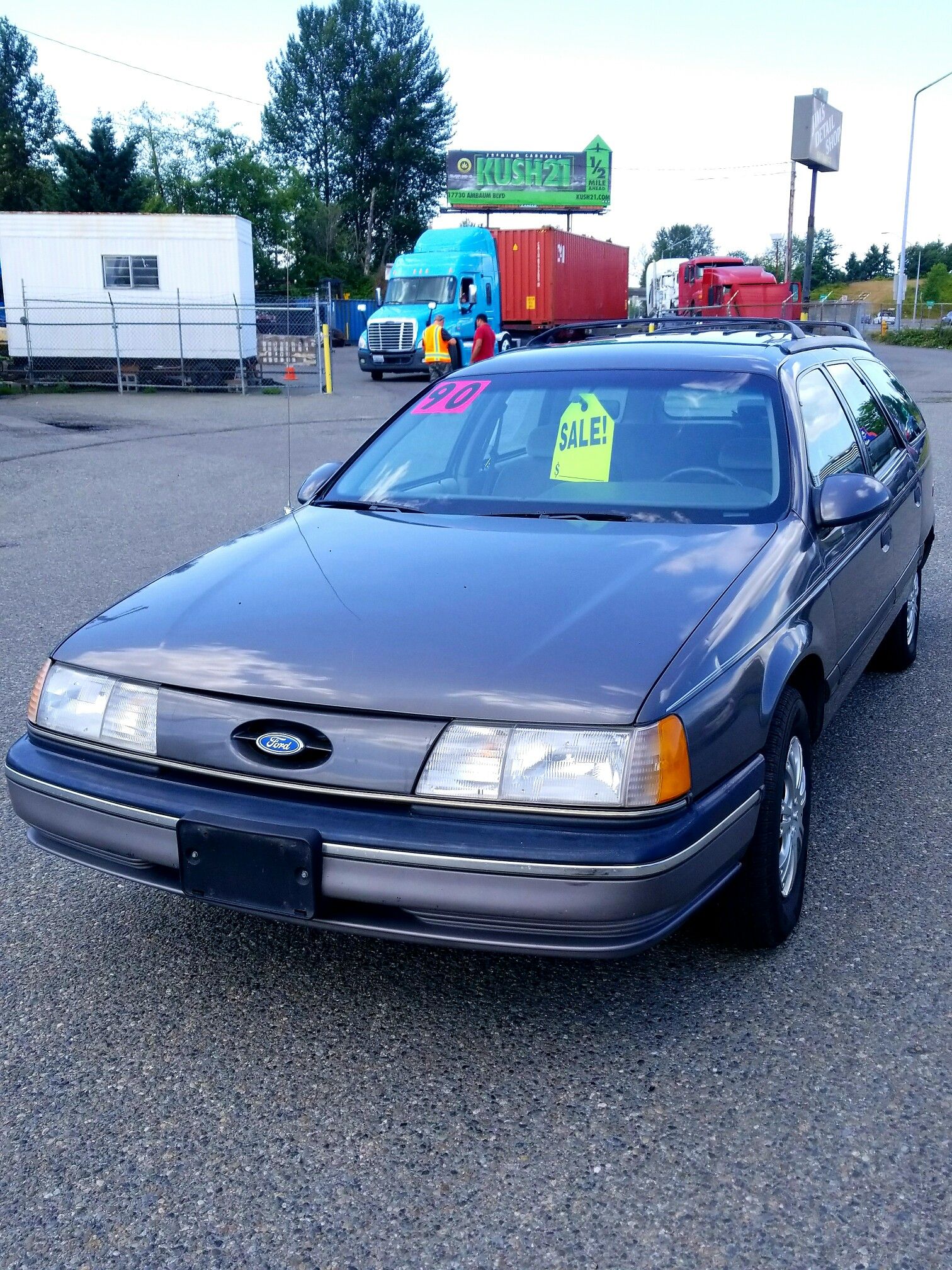 1990 Ford Taurus