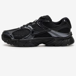 Nike V5 RNR Black Sneakers .Size # 8