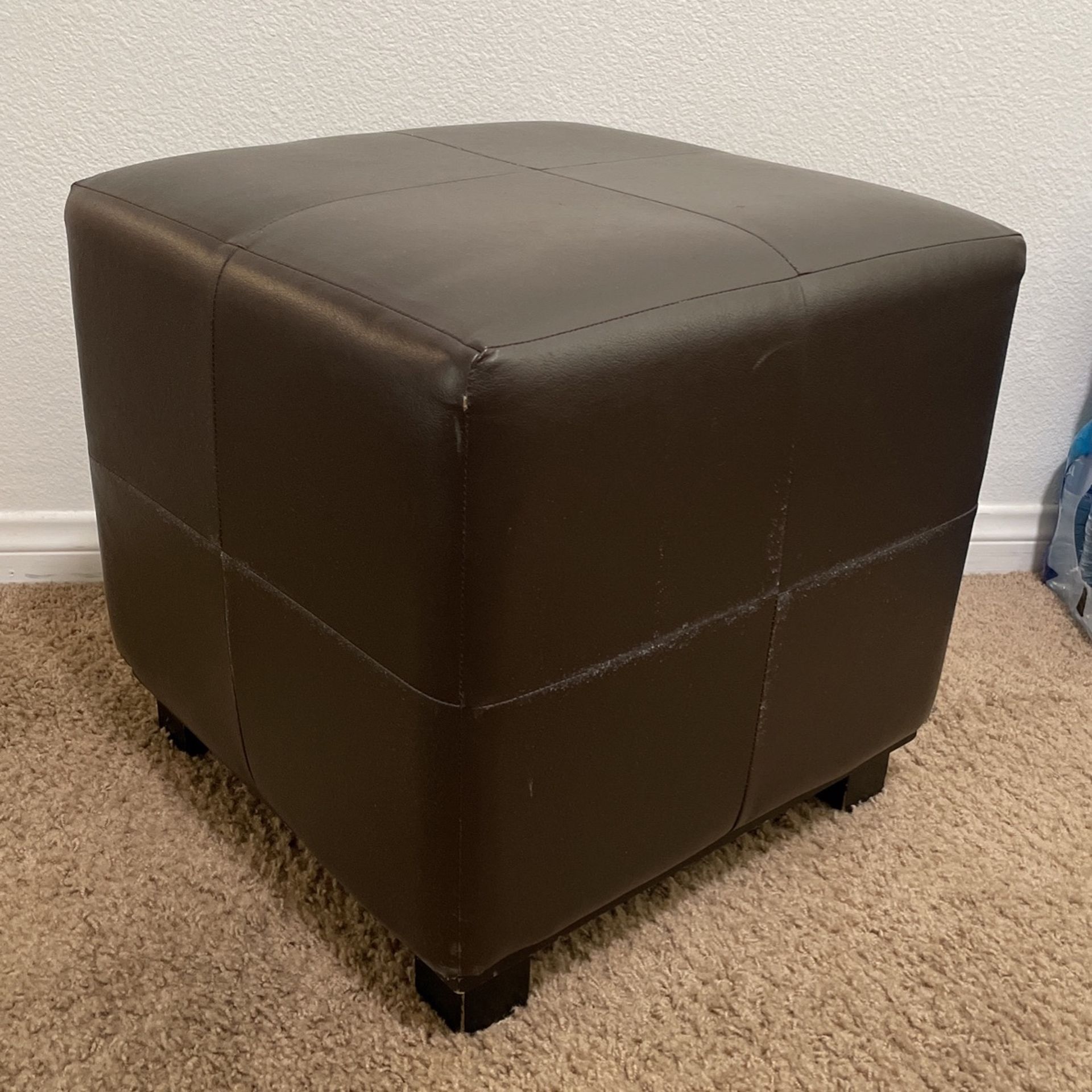 Free Foot Ottoman