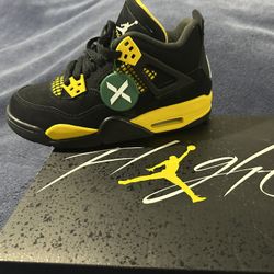 Jordan 4 Retro Thunder