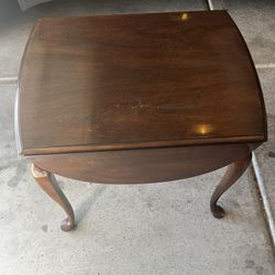 Great End Table With Extensions On Both Sides 