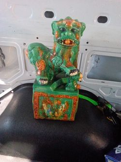 Chinese Green Glazed Foo Dog Guardian Lion Statue.