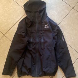 Arc’teryX windbreaker jacket 