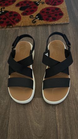 Women’s sandals
