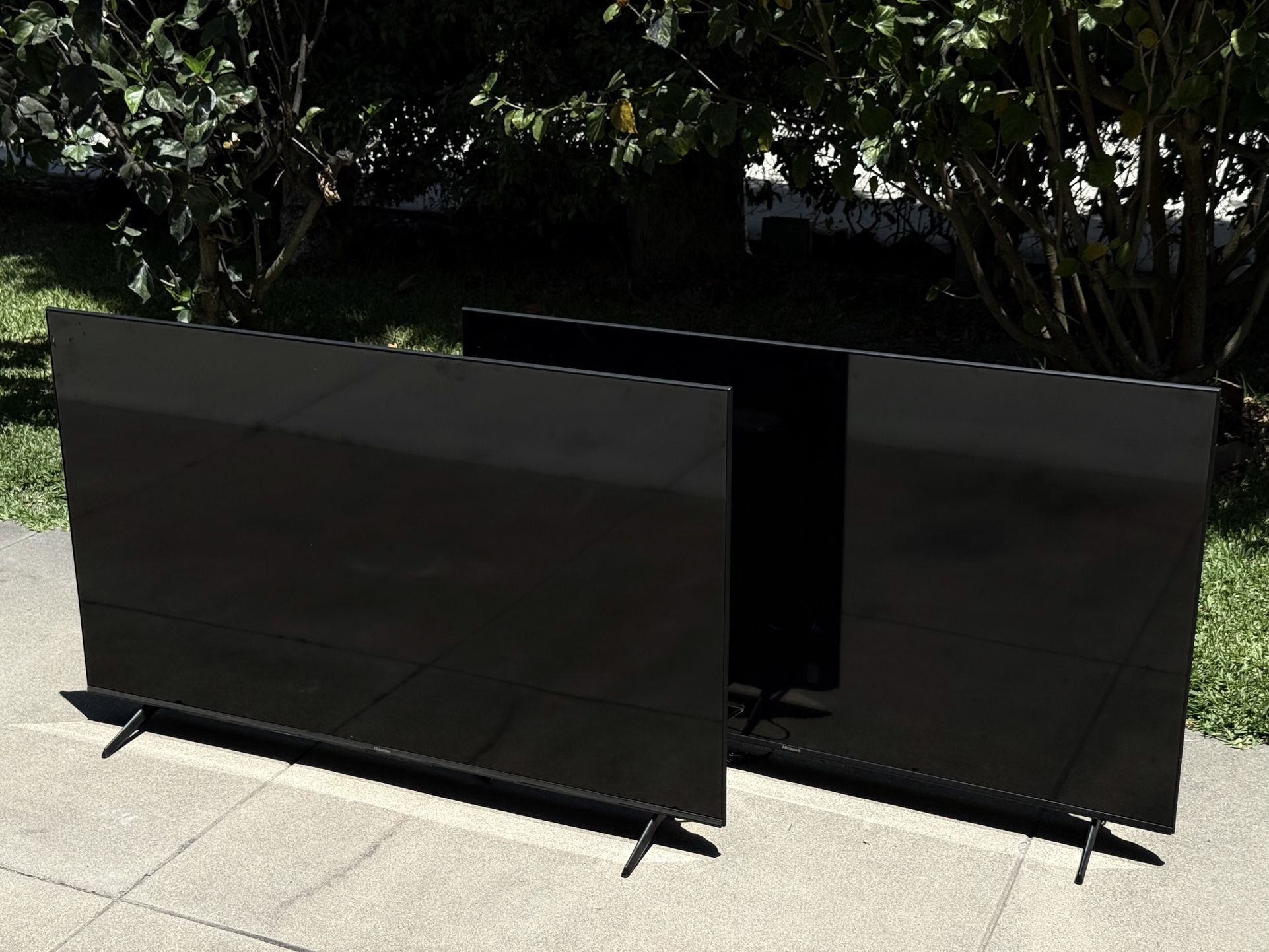 2x Hisense 4K 55” Mini-LED 2024 Model# 55U6N Like New