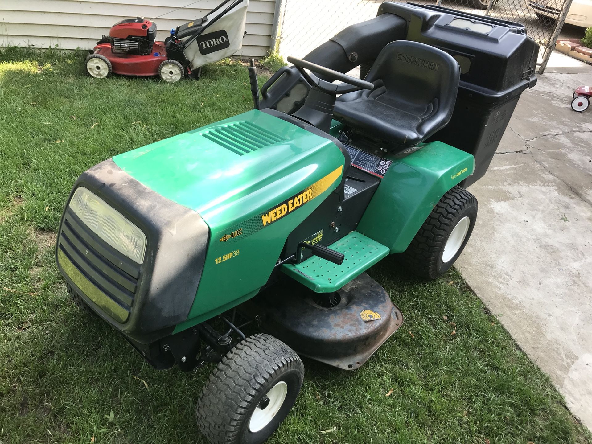 Weed eater riding Mower with bagger system 12.5 hp 38 for Sale in Streamwood IL OfferUp