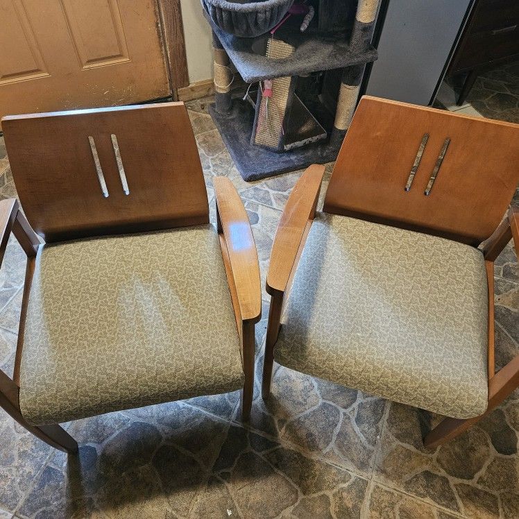 Chairs x4
