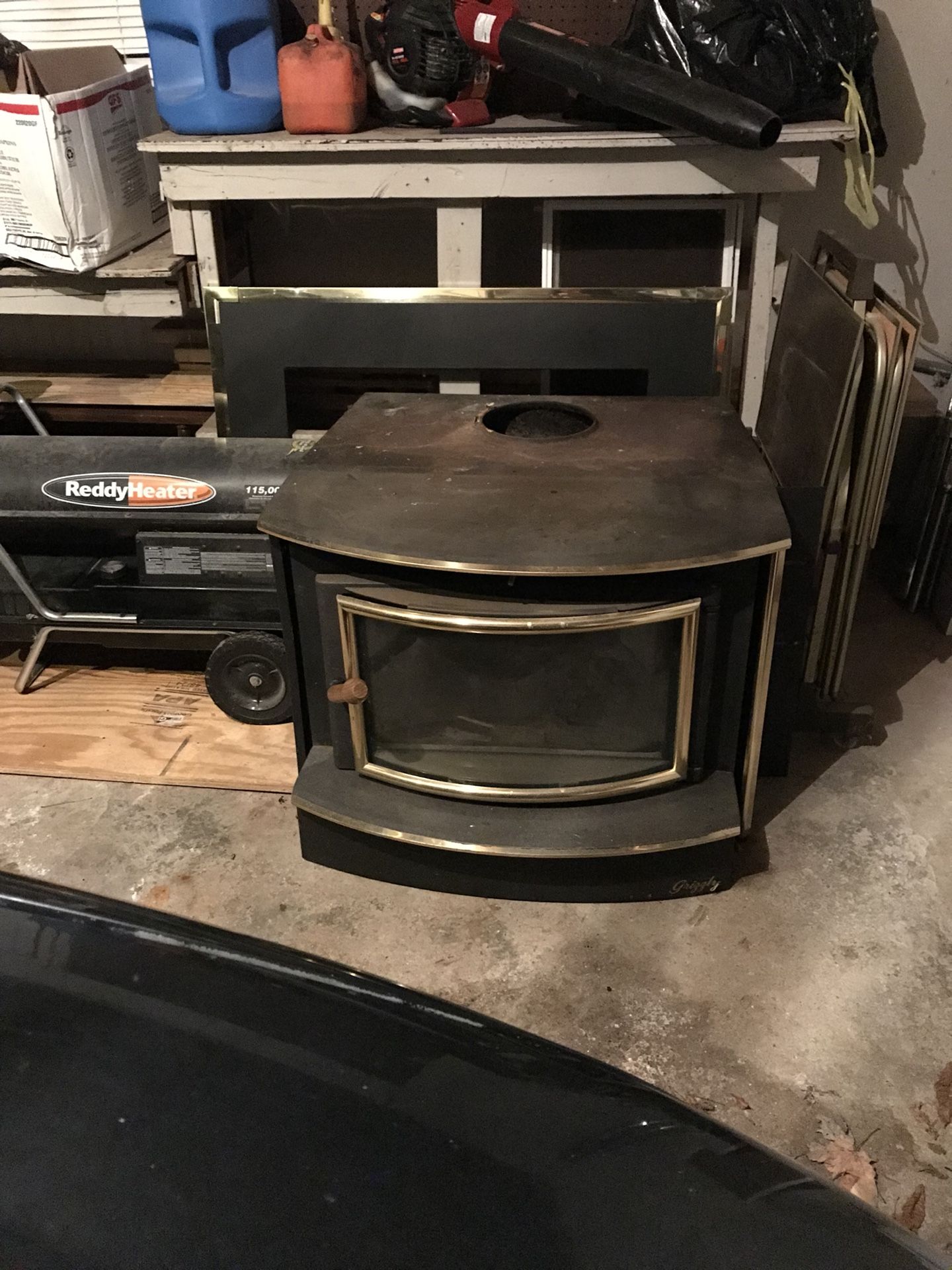 Derco grizzly wood burning stove for Sale in Beavercreek, OH - OfferUp