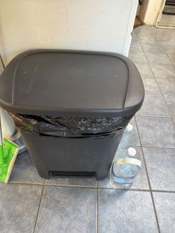 Trash can