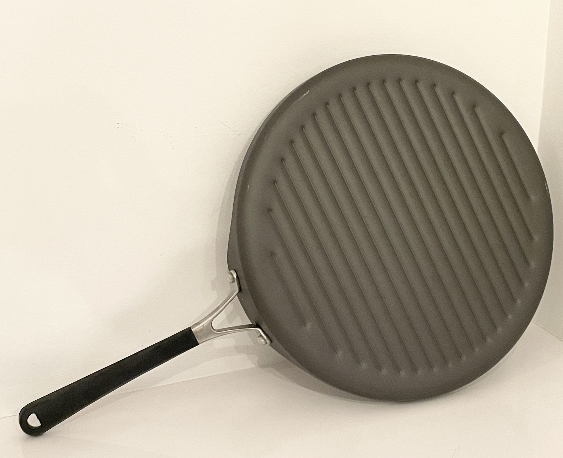 Calphalon 11 Square GRILL PAN nonstick for Sale in Palm Harbor, FL -  OfferUp
