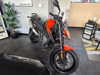 2022 KTM Duke Duke 890