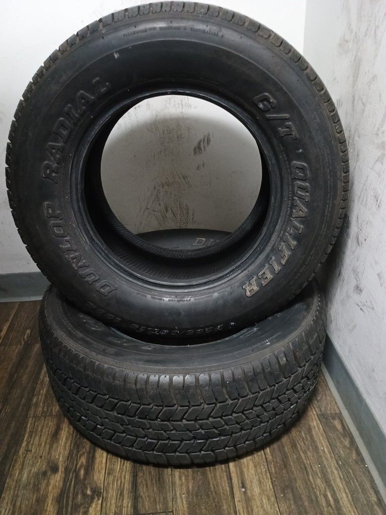 255/60/15 DUNLOP ABOUT 95% $240 (2) TIRES