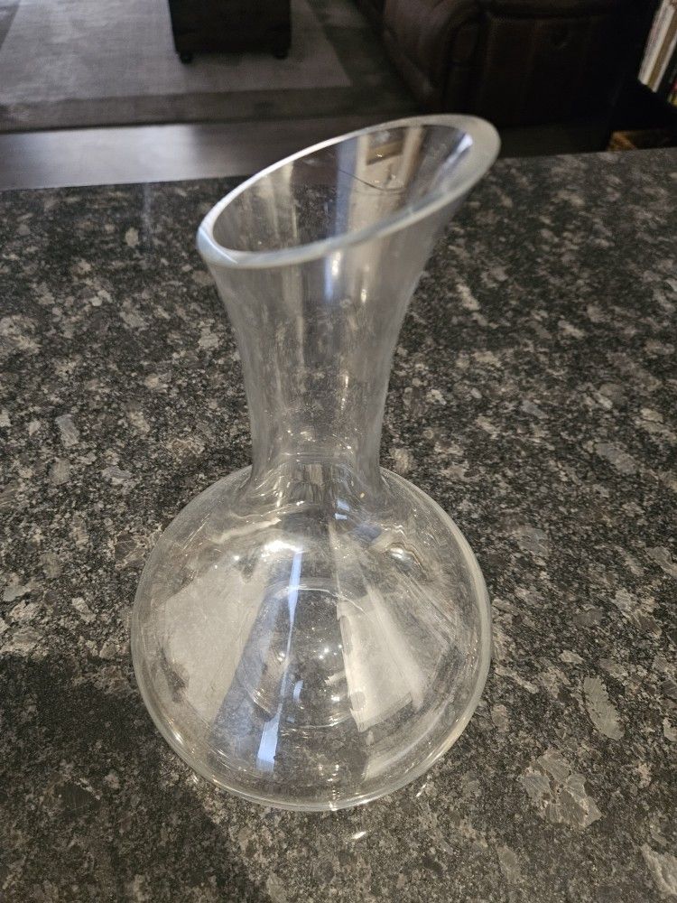 GLASS WINE DECANTER 