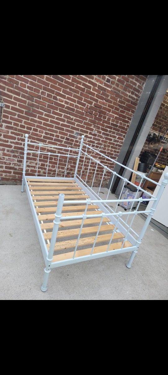 Twin Bed