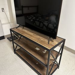 High Quality Wood and Metal TV Table
