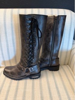 Women’s Milwaukee leather boot size 8 new condition