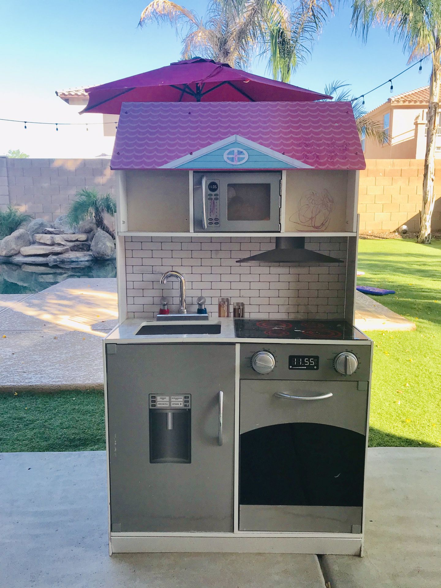 FREE !! Kids Doll House / Play Kitchen (3 Ft Tall)