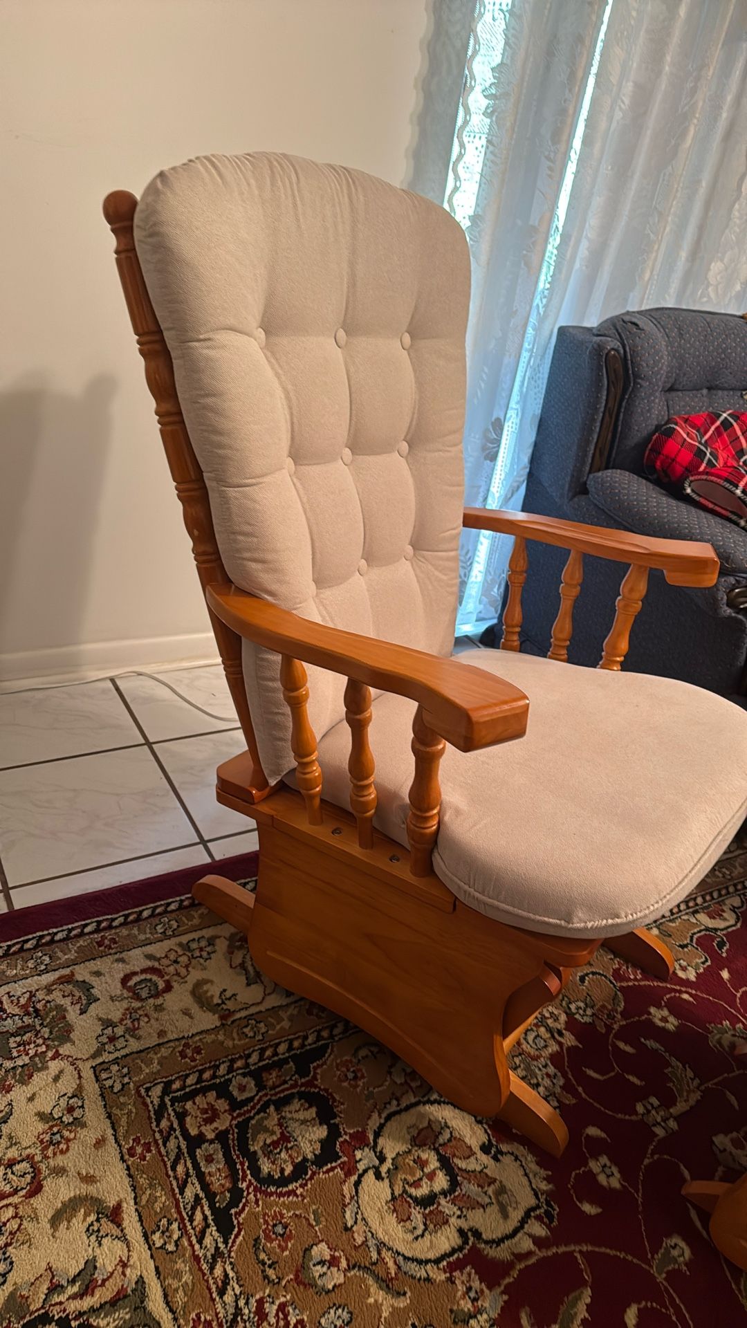 Practically brand, new Glider rocker, white pine