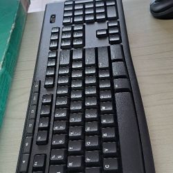 LOGI KEYBOARD 