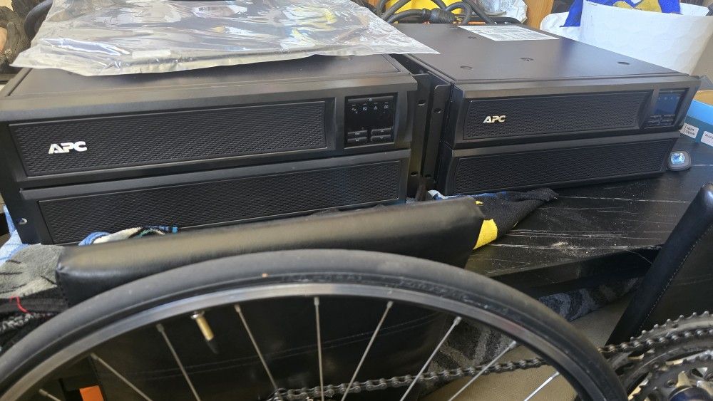 APC Smart-UPS X
3000 SMX3000HVT
208V