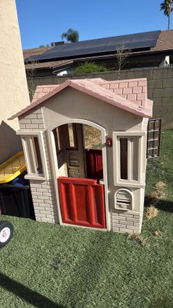 Kids playhouse