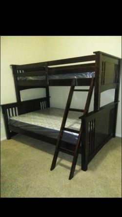 Full/twin size Bunk bed
