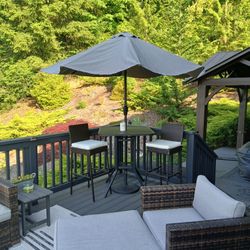 New Table & Chairs W Cushions