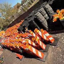 Vertical Panels – Complete Units (Base + Light) – Excellent Condition – Bulk Available