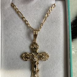 14k Gold Cross With Figaro Chain 