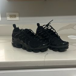 NIKE VAPORMAXES (WITHOUT BOX)