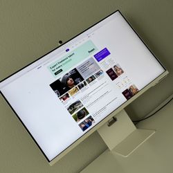 Samsung M8 Smart Monitor 32-inch USB C, 4k! Web Cam And Remote Control Retail $750 Asking $475!! Like New 