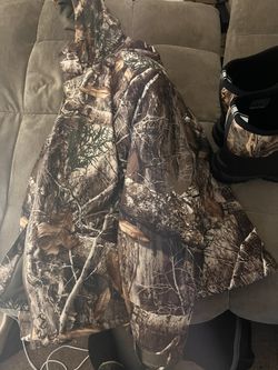 Large Camo Jacket ! realtree