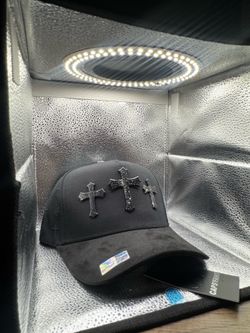 Cap Fans All black crystals