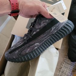 Yeezy 350 V2 (DARK SALT)